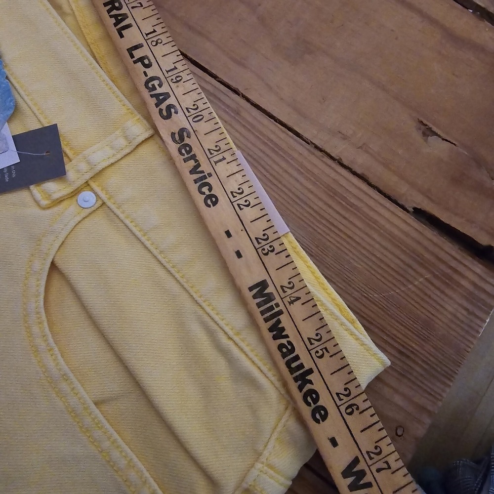 Lane Bryant NWT Women Signature Fit Plus Yellow Denim Shorts Sz34-36 recycle $70 - Picture 12 of 14